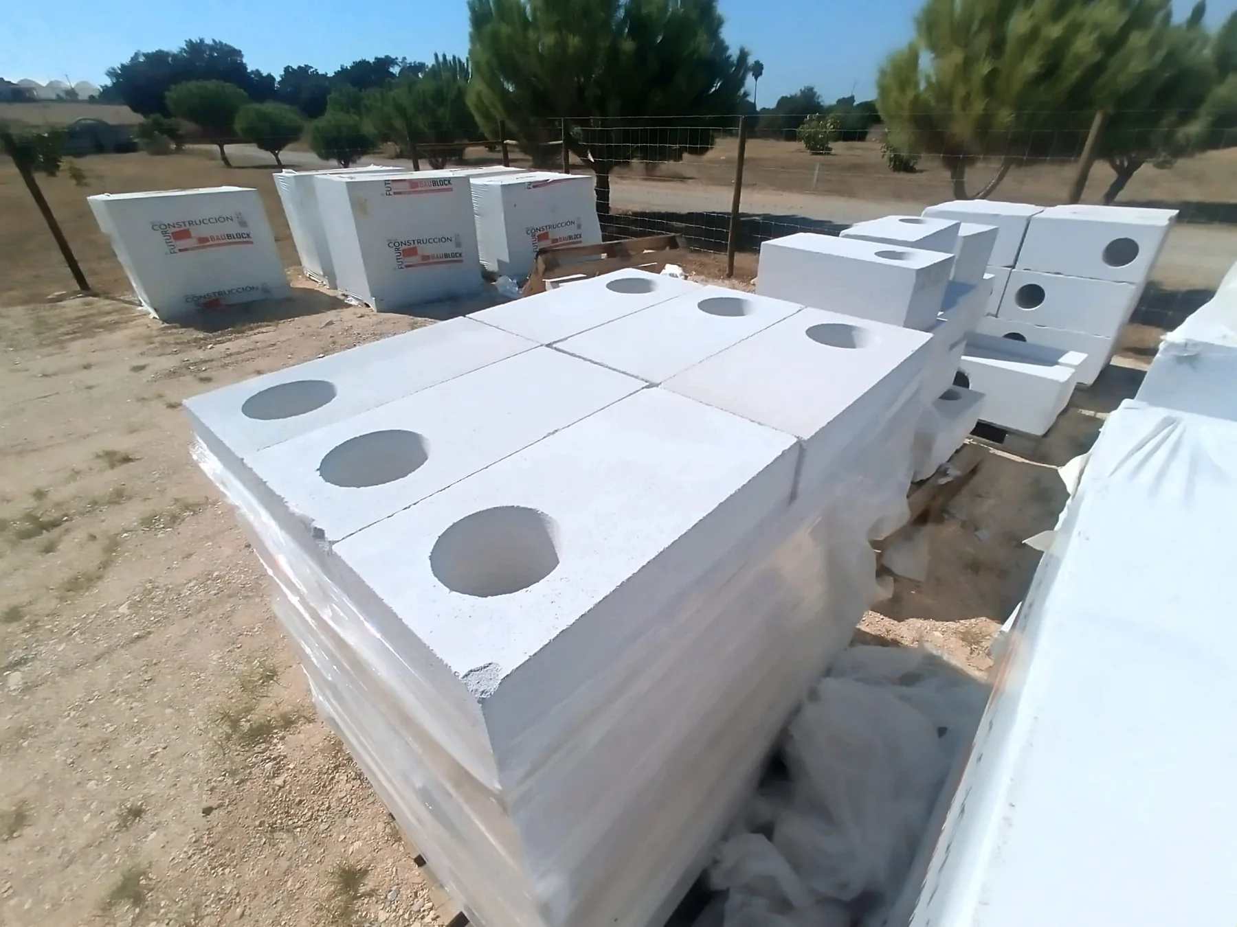 Current BAUBLOCK O-TEC stock at Algarve Bau.