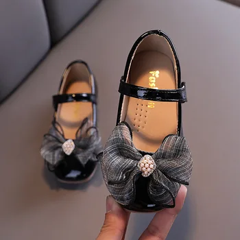 Meninas Sapatos De Couro 2022 Novo Arco Princesa Sapatos Para Crianças Do Bebê De Dança Sapatos Pérola De Couro De Patente Mary Janes Sapatos De Esferas Crianças